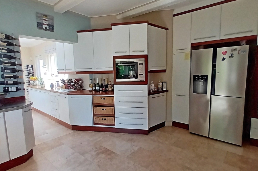 9 Bedroom Property for Sale in Blue Bend Eastern Cape